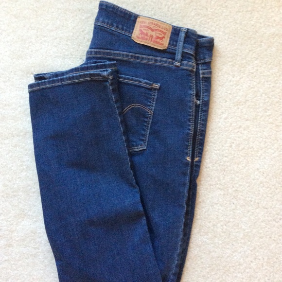 size 12 in levi jeans